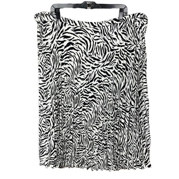 Halogen Skirt Pleated Flair Midi Black White Zebra Print Elastic Waist Size 3X - Picture 1 of 7